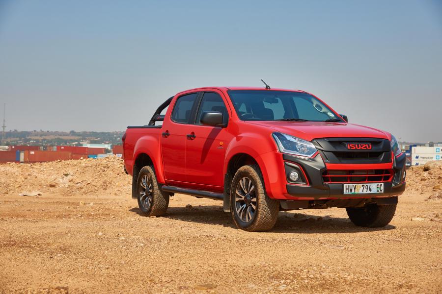  Isuzu KB Double Cab X-Rider 2017 года  (фото 21 из 40)